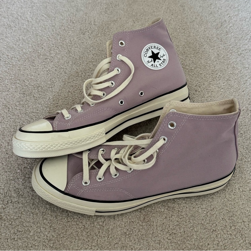 NWOT Men’s Converse Hi Top